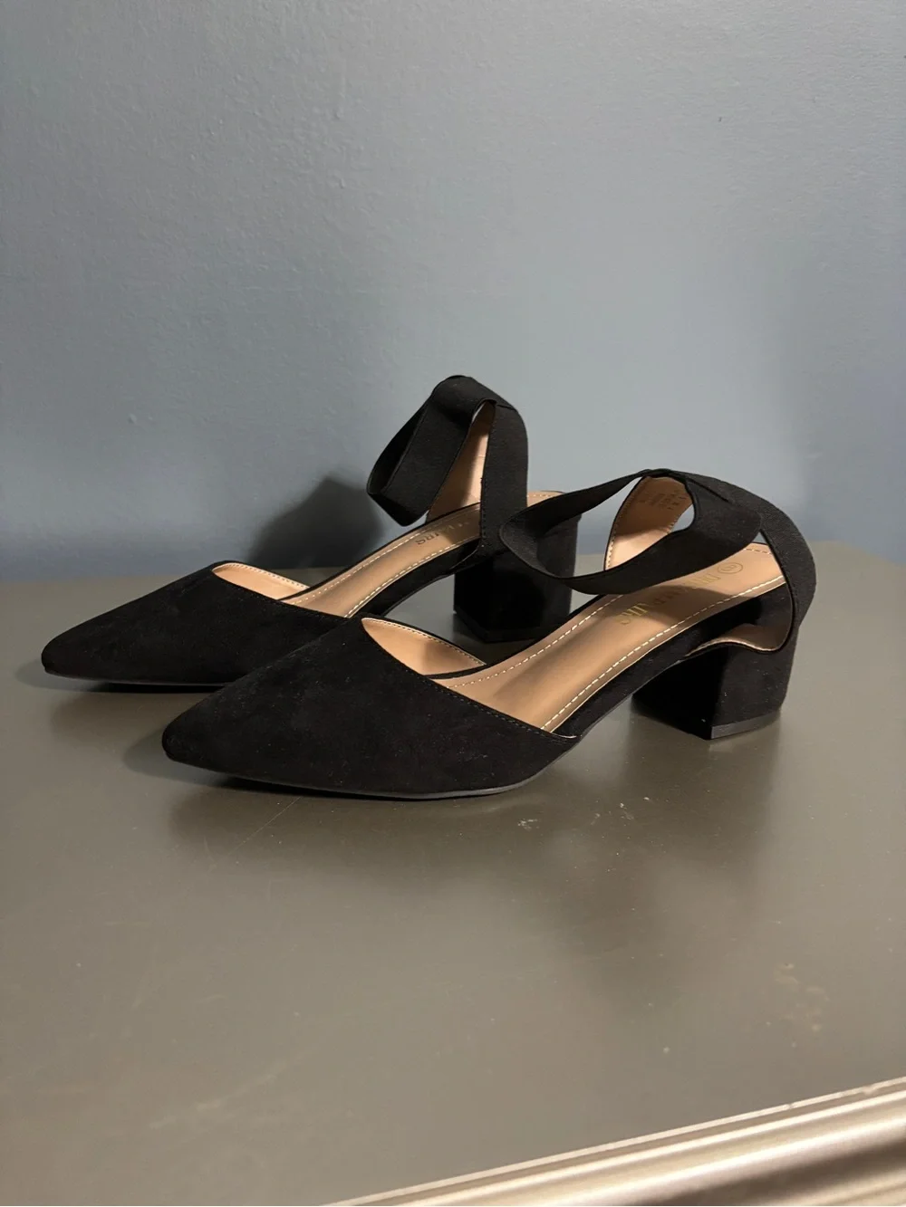 DREAM PAIRS Women's Nicholes Low Block Heel Pumps